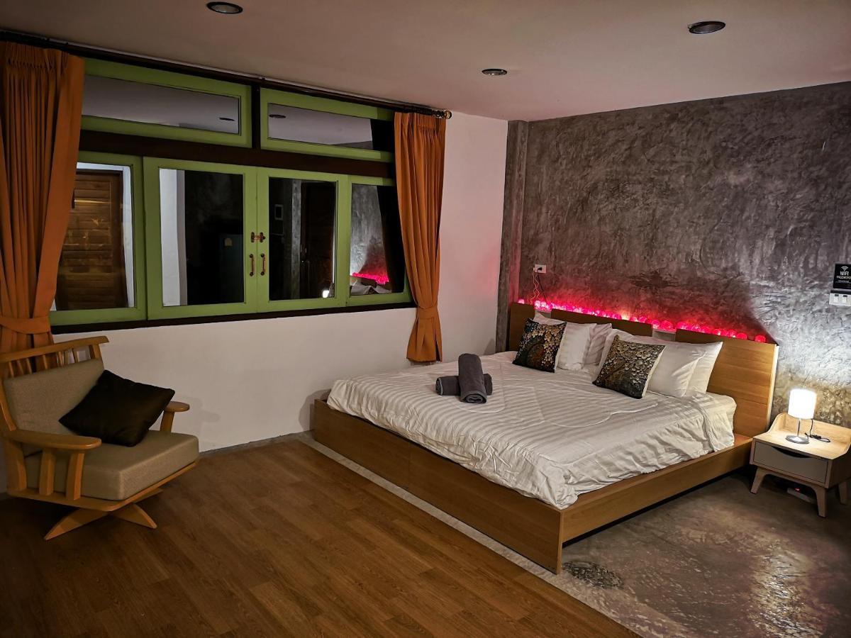 קו לנטה Tonmai Suites מראה חיצוני תמונה