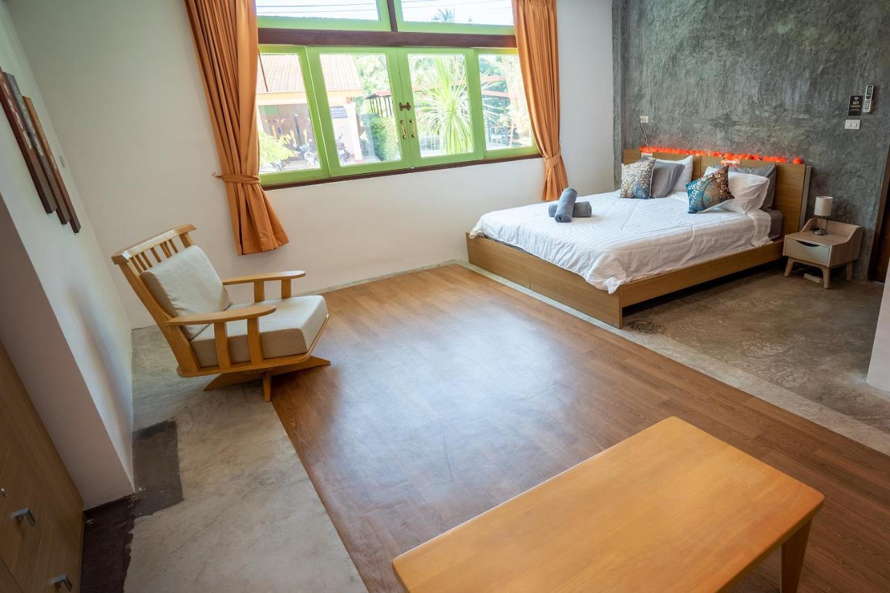 קו לנטה Tonmai Suites מראה חיצוני תמונה