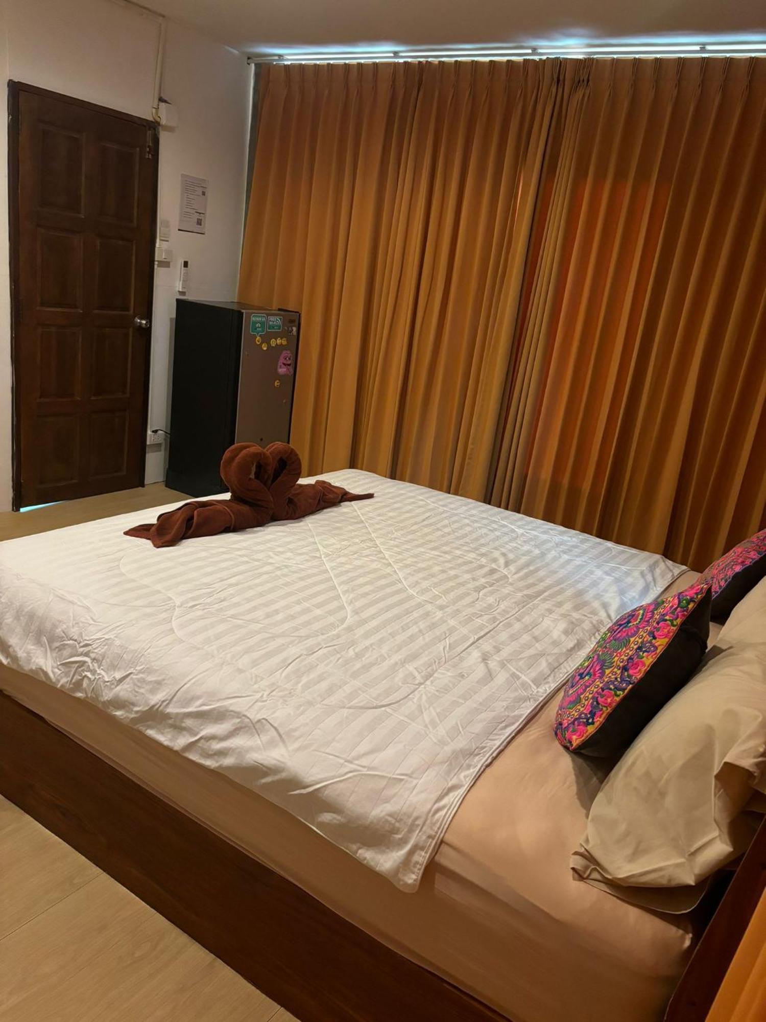 קו לנטה Tonmai Suites מראה חיצוני תמונה
