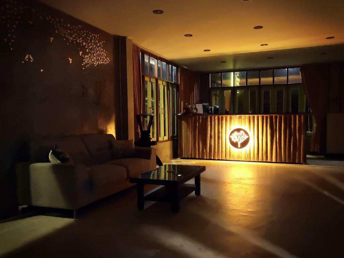 קו לנטה Tonmai Suites מראה חיצוני תמונה