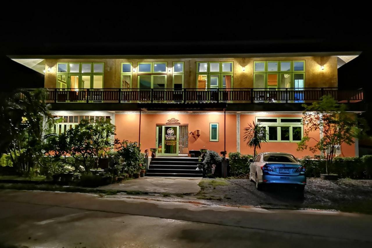 קו לנטה Tonmai Suites מראה חיצוני תמונה