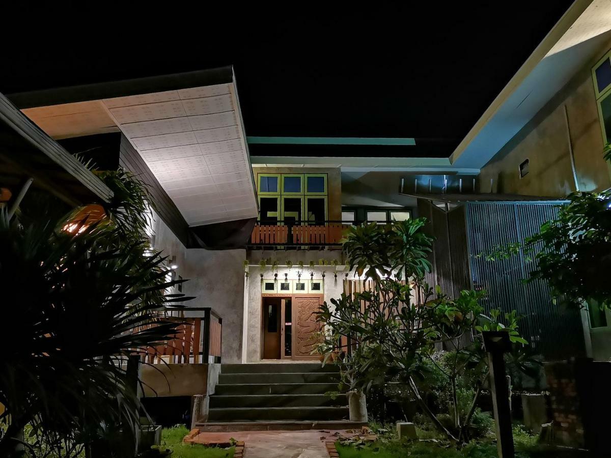קו לנטה Tonmai Suites מראה חיצוני תמונה