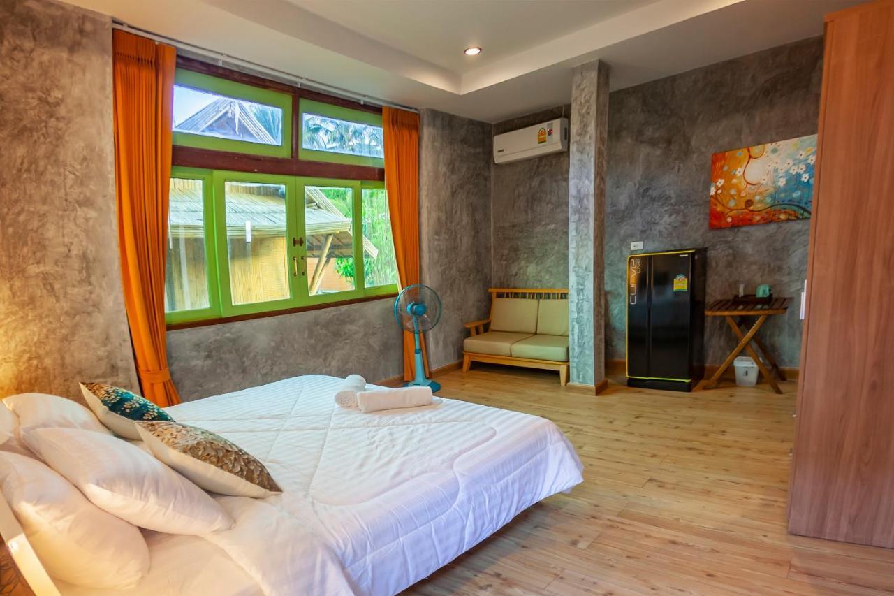 קו לנטה Tonmai Suites מראה חיצוני תמונה