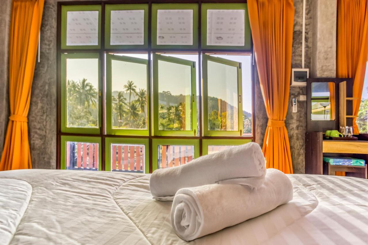 קו לנטה Tonmai Suites מראה חיצוני תמונה