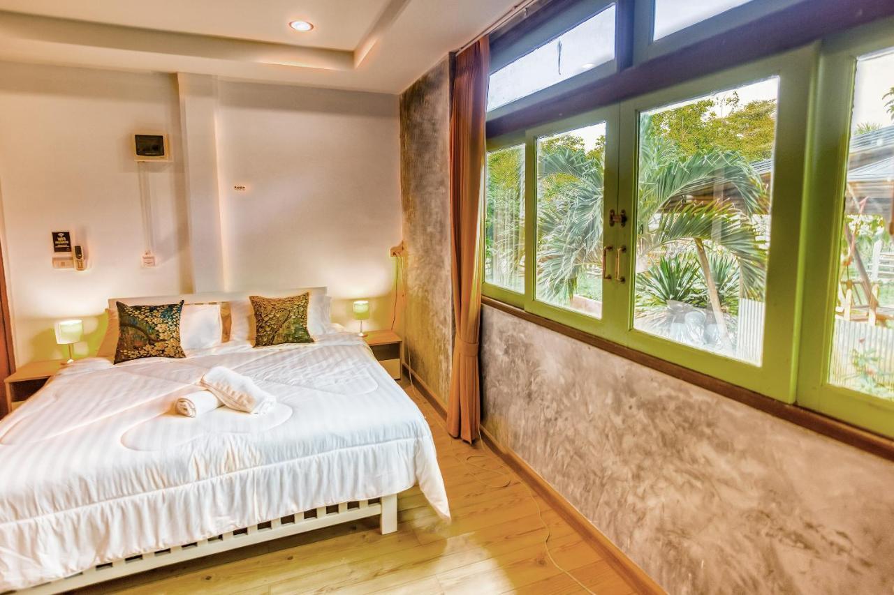 קו לנטה Tonmai Suites מראה חיצוני תמונה