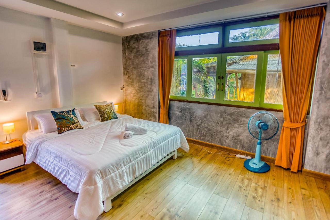 קו לנטה Tonmai Suites מראה חיצוני תמונה